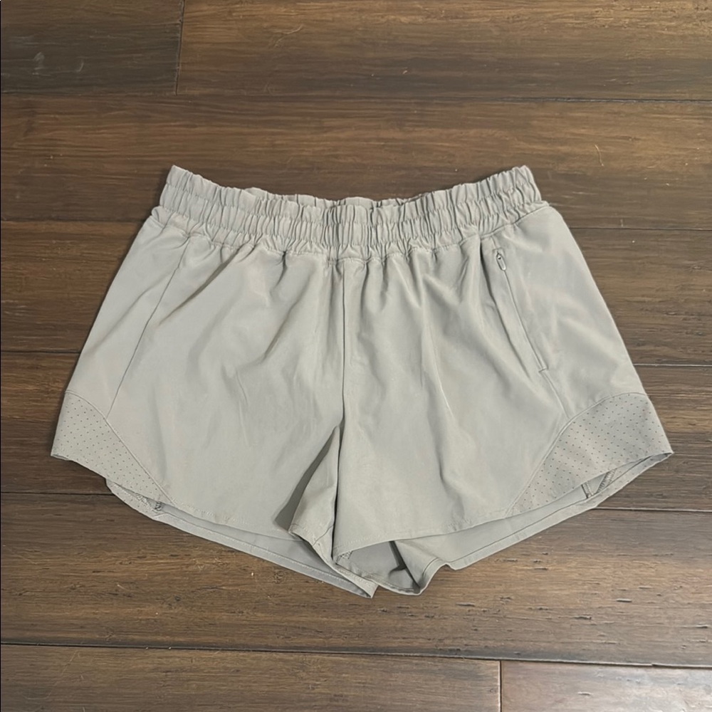 CALIA by Carrie Underwood Gray Athletic Shorts Lightweight Fit